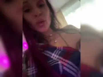 Bongacams Watch Live Sex Cams of VIP17CoupleDream