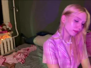 Bongacams Free Porn Cam of sexycute18