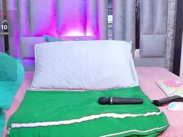 Bongacams Watch Live Sex Cams of skinnyslutgirl