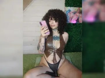 Bongacams Live Sex Cam of -alexis-