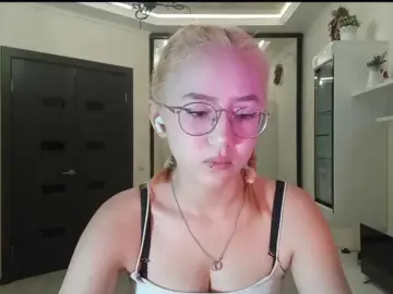 Bongacams Watch Live Sex Cams of MyrleHenggeler