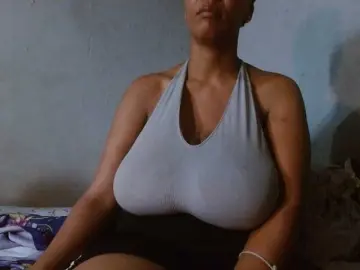 Bongacams Nude Webcam of diamondboobs44dddx