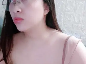 Bongacams Live Sex Cam of Amy-Yong