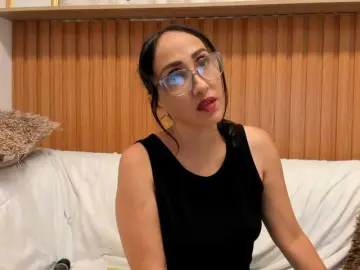 Bongacams Watch Live Sex Cams of riley-reid-milf