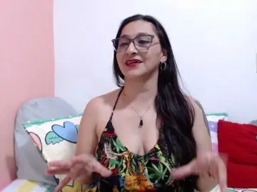 Bongacams Watch Live Sex Cams of KarinaSuarez1