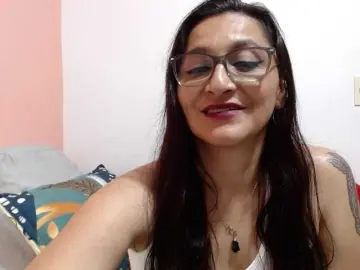 Bongacams Best live sex cam show of KarinaSuarez1