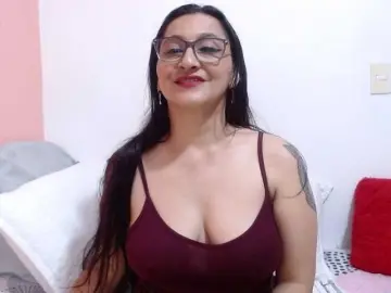 Bongacams Free Porn Cam of KarinaSuarez1