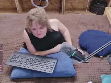Bongacams Watch Live Sex Cams of Julia-79