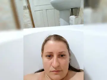 Bongacams Free Porn Cam of WetAngely