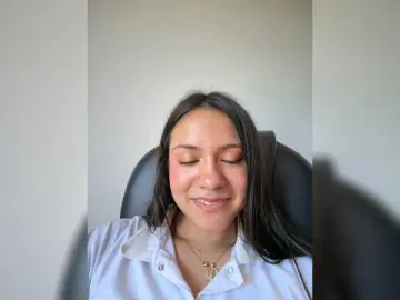 Bongacams Watch Live Sex Cams of Charlotte-1