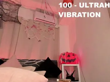 Bongacams Live Sex Cam of Divine-Madness