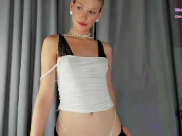 Bongacams Free Porn Cam of IceStrawberry