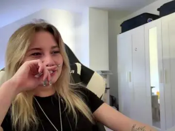 Bongacams Watch Live Sex Cams of FlippyPippy