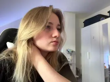 Bongacams Watch Live Sex Cams of FlippyPippy