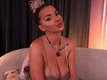 Bongacams Sex Cam of PearlPlenty