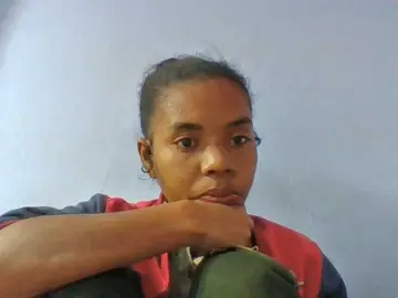 Bongacams Watch Live Sex Cams of Emelie1a