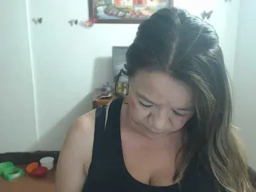 Bongacams Live Sex Cam of LluviaXDorada