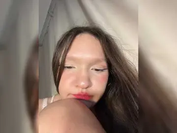 Bongacams Watch Live Sex Cams of Cute-Lolly