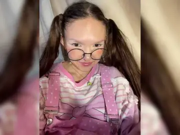 Bongacams Watch Live Sex Cams of Cute-Lolly