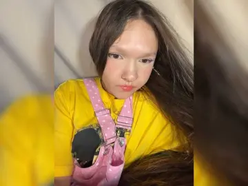 Bongacams Adult Webcam of Cute-Lolly
