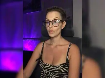 Bongacams Watch Live Sex Cams of AlikBlack