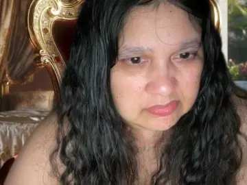 Bongacams Sex Cam of DUMBHOEMELANIE