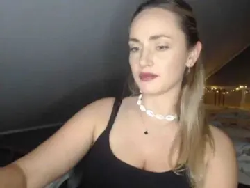 Bongacams Free Porn Cam of ScarlettXQueen