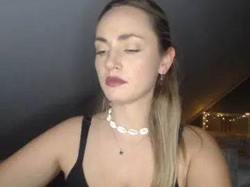 Bongacams Free Porn Cam of ScarlettXQueen