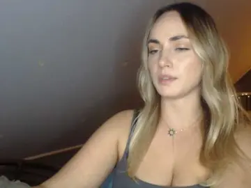 Bongacams Sex Cam of ScarlettXQueen