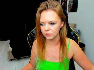 Bongacams Watch Live Sex Cams of Strawberrye