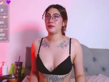 Bongacams Free Porn Cam of Red-moonn