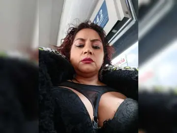 Bongacams Free Live Porn of AlexaBrown12
