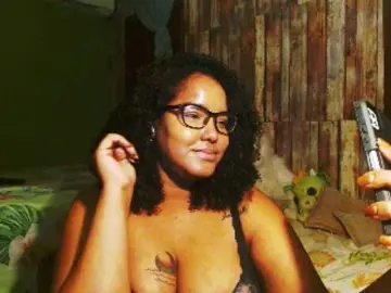 Bongacams Nude Webcam of sarahlove16