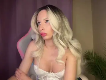 Bongacams Free Live Porn of GoldPussy69