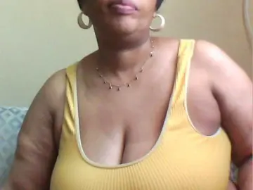 Bongacams Sex Cam of MyDDBOOBIES