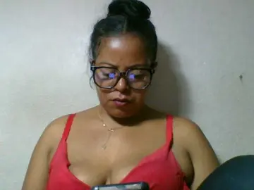 Bongacams Watch Live Sex Cams of Barbie12