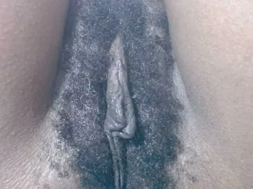 Bongacams Sex Cam of Skinybitchx
