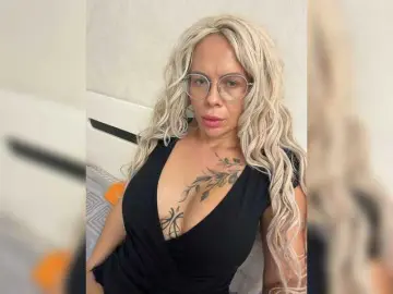 Bongacams Free Live Porn of HotDesire