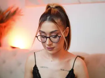 Bongacams Nude Webcam of AileenKiss