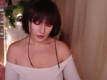 Bongacams Watch Live Sex Cams of Zeeeme