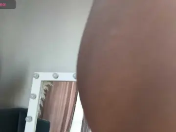 Bongacams Sex Cam of MilkaCrystall01