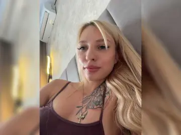 Bongacams Live Porn of EwaBrown