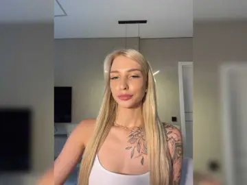 Bongacams Free Porn Cam of EwaBrown