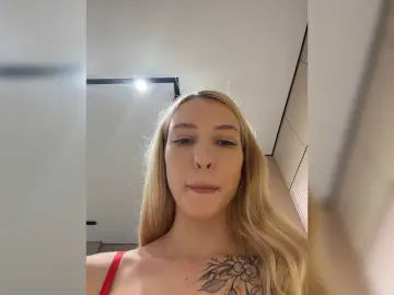 Bongacams Free Live Porn of EwaBrown