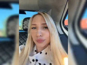 Bongacams Free Porn Cam of EwaBrown