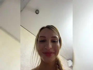 Bongacams Watch Live Sex Cams of EwaBrown