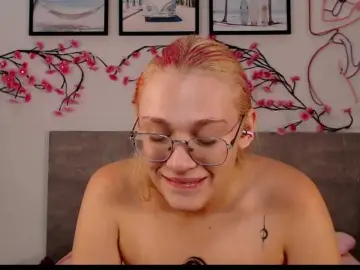 Bongacams Nude Webcam of Coraline-bush