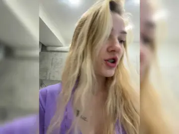 Bongacams Nude Webcam of Looonacom
