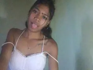 Cam4 Free Live Porn of Soloniain