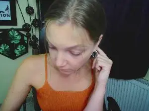 Cam4 Live Porn of kiss_Emilly